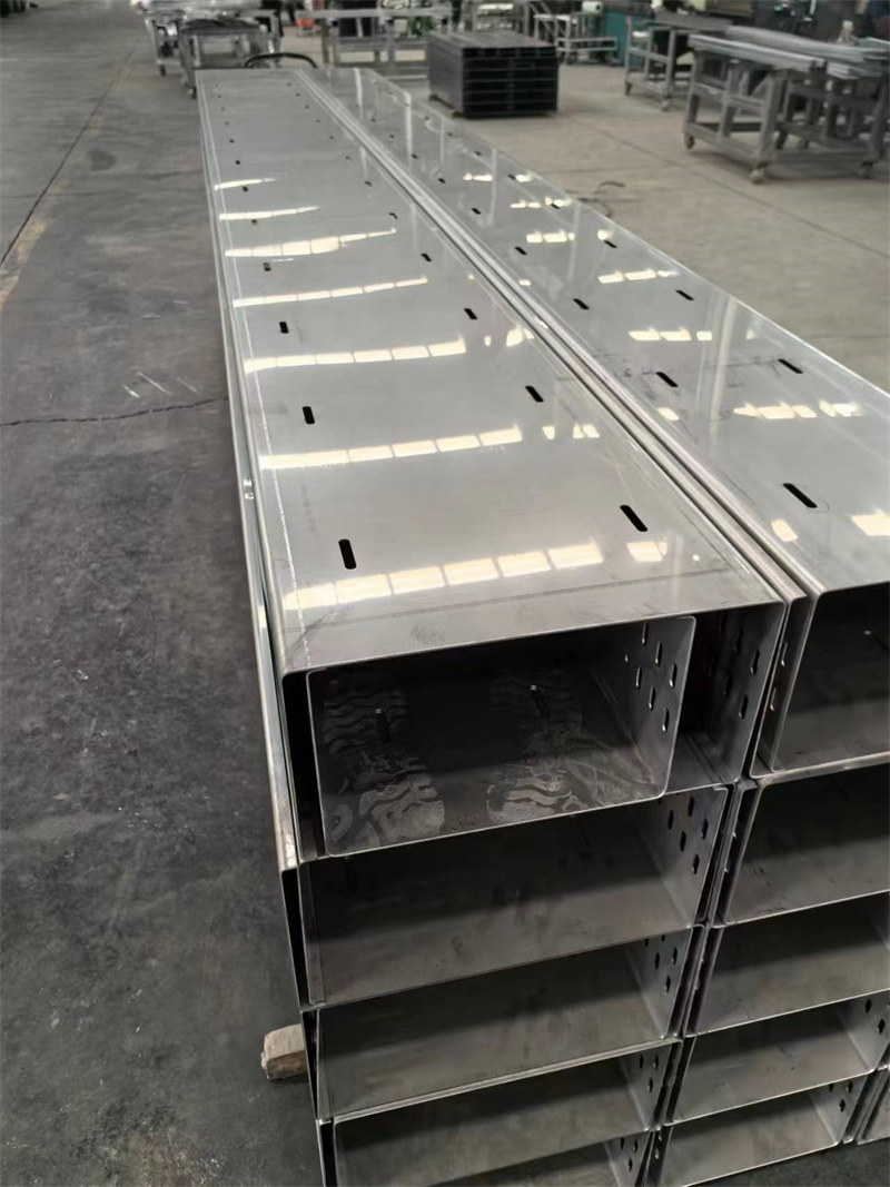 托盤式電纜橋架